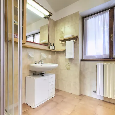 Romantica Mansarda Apartment